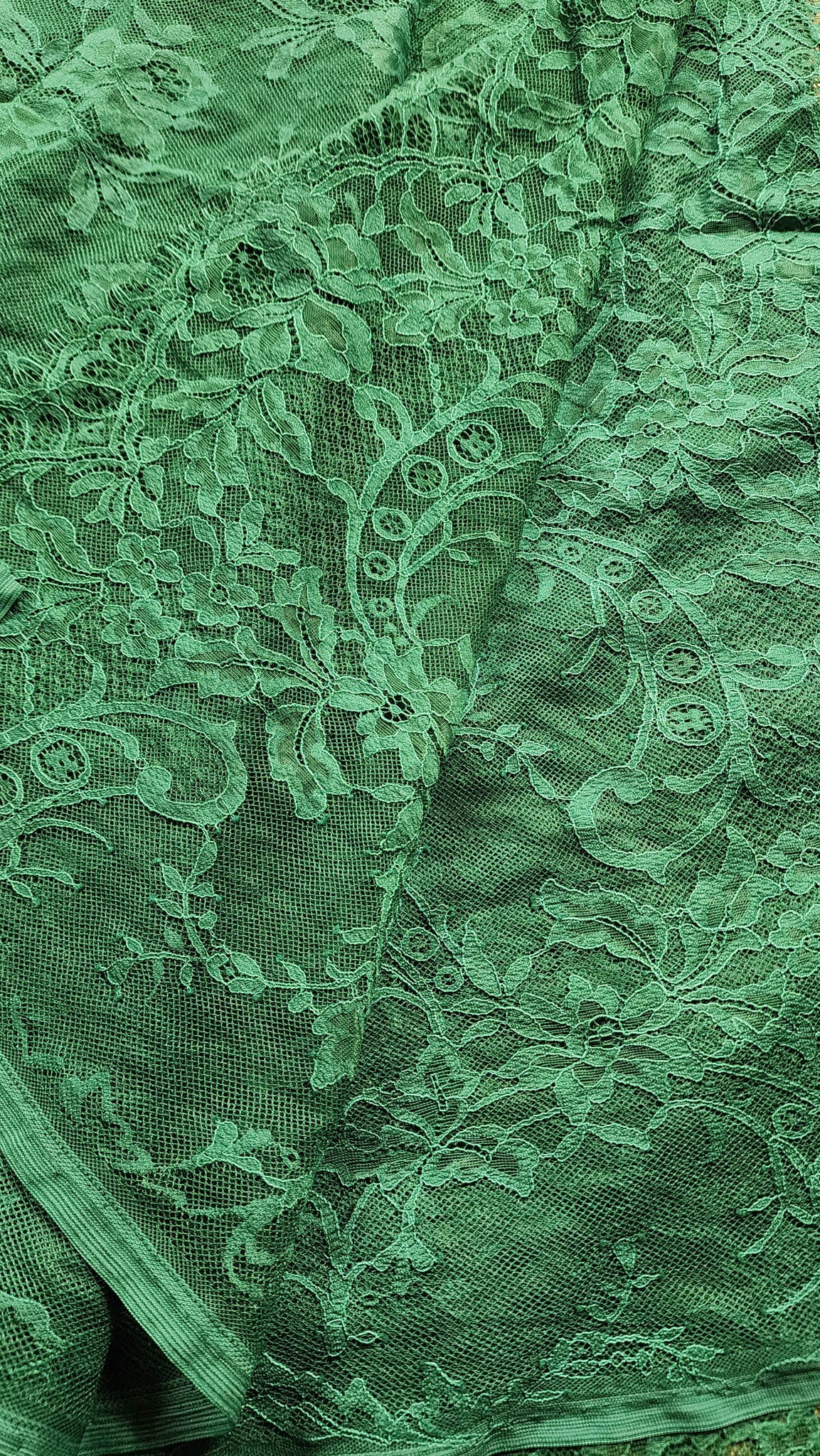 Colored Chantilly Lace